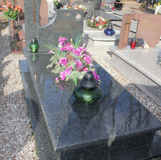 Nagrobek pojedynczy — realizacja 05
